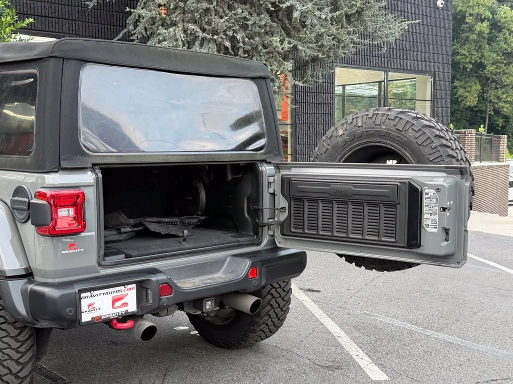 Jeep Wrangler photo 19