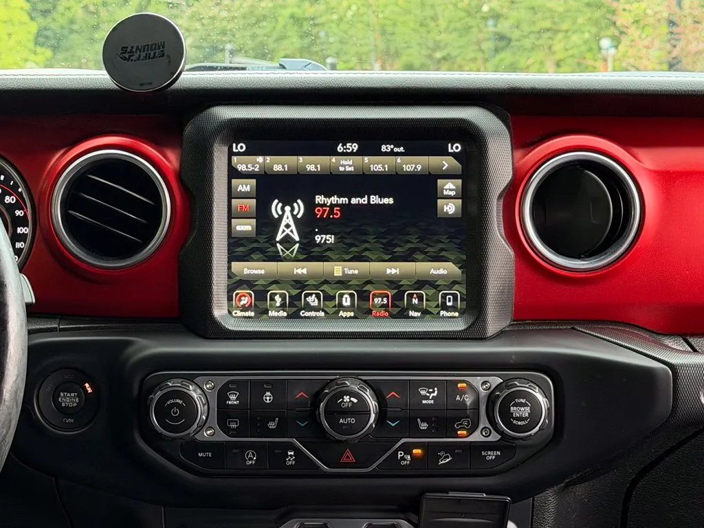 Jeep Wrangler photo 48