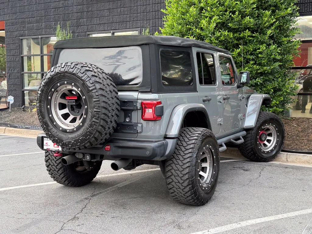 Jeep Wrangler photo 12