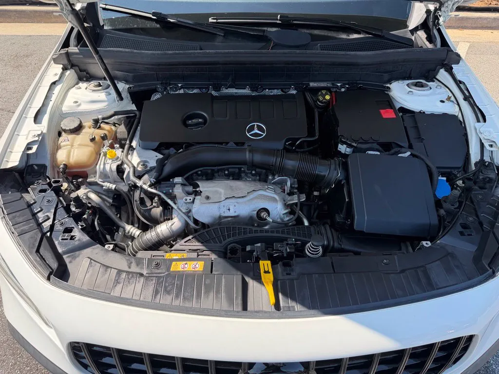 Mercedes-Benz GLB photo 6