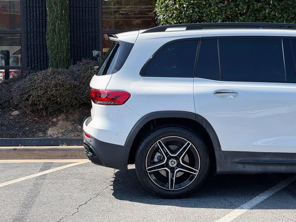 Mercedes-Benz GLB photo 25