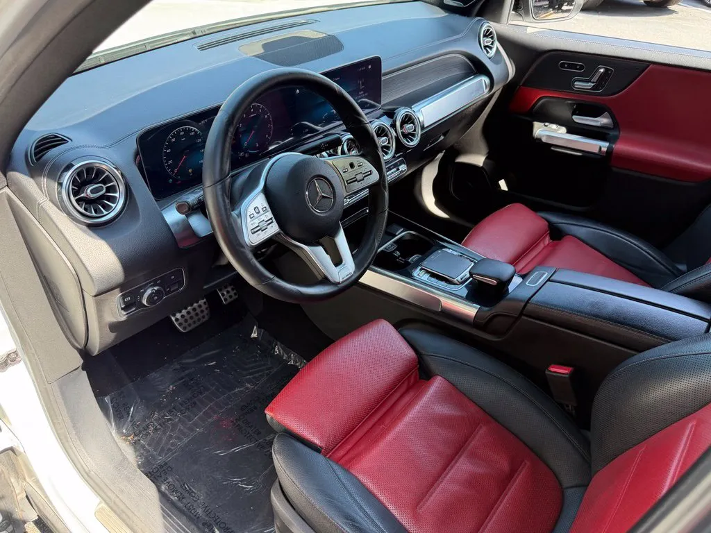 Mercedes-Benz GLB photo 27