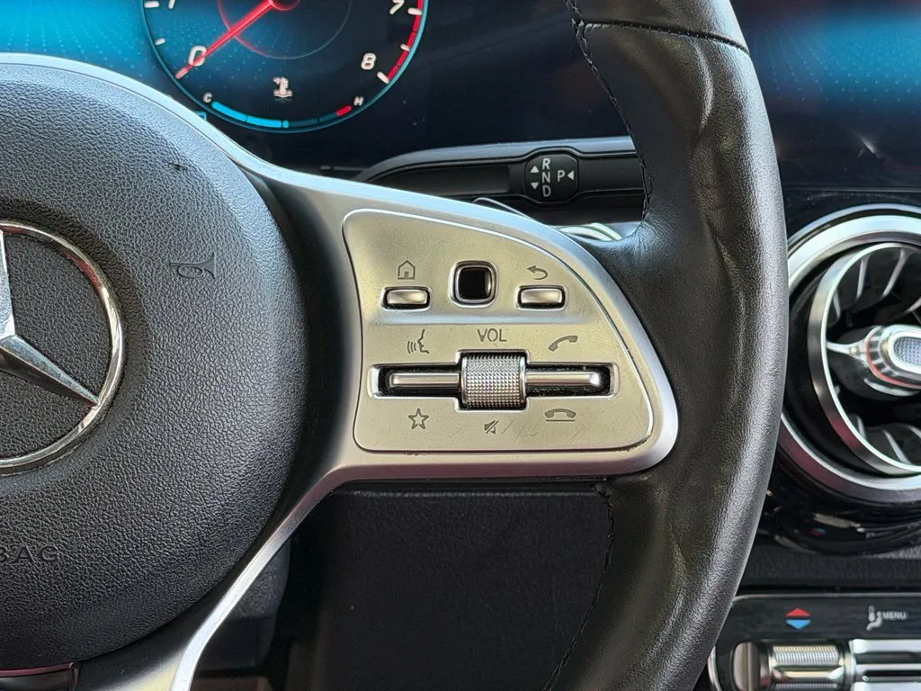 Mercedes-Benz GLB photo 49