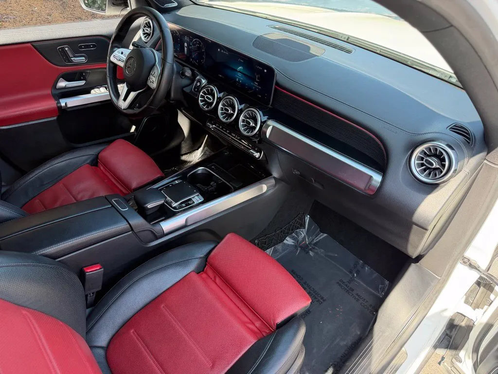 Mercedes-Benz GLB photo 36