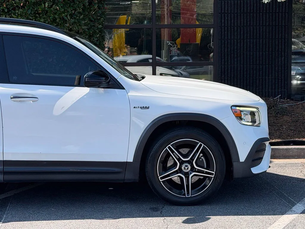 Mercedes-Benz GLB photo 26