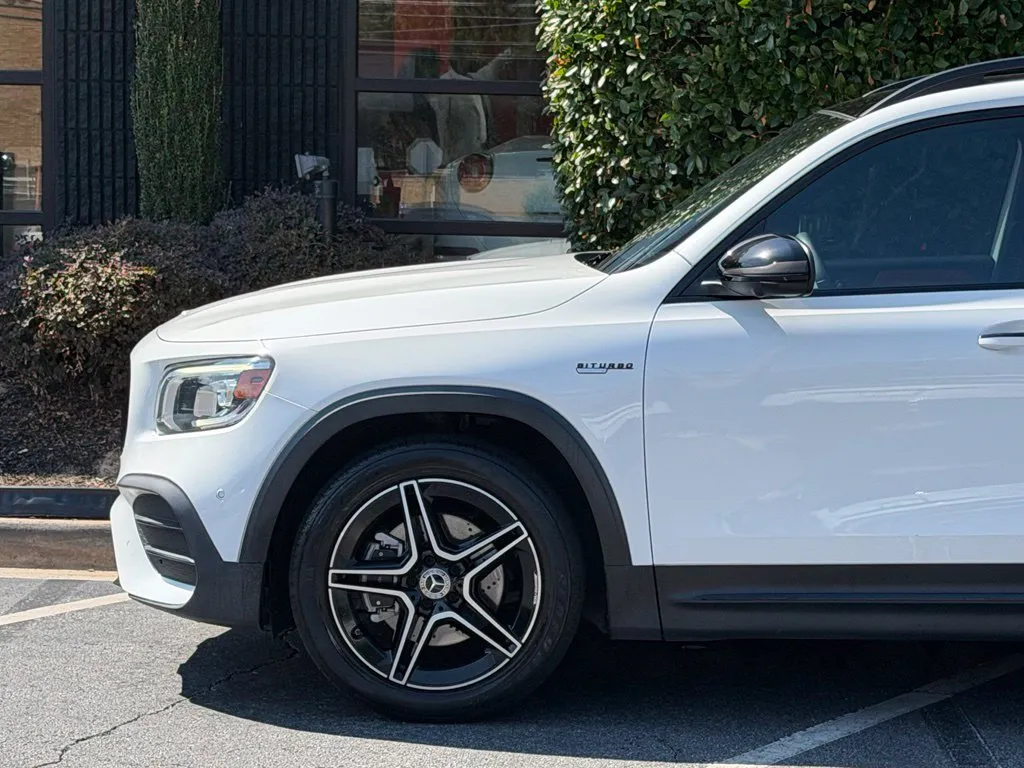Mercedes-Benz GLB photo 10
