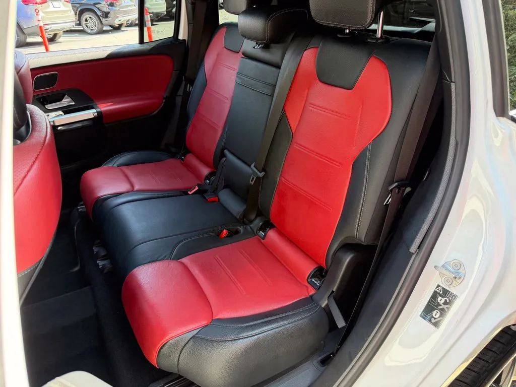Mercedes-Benz GLB photo 35