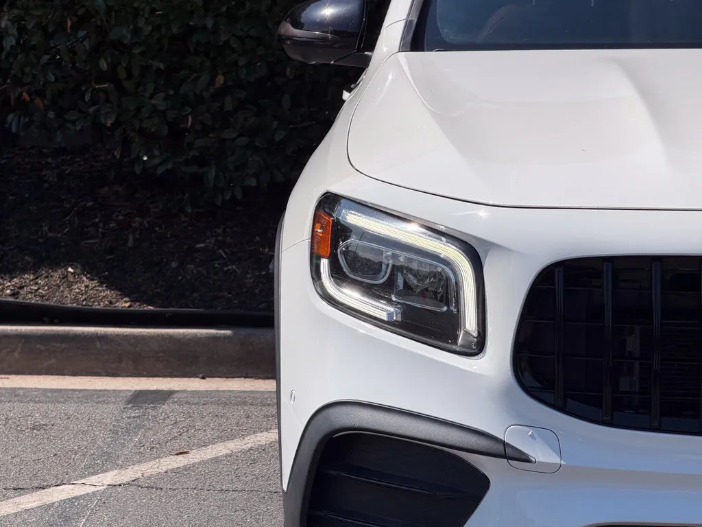 Mercedes-Benz GLB photo 4