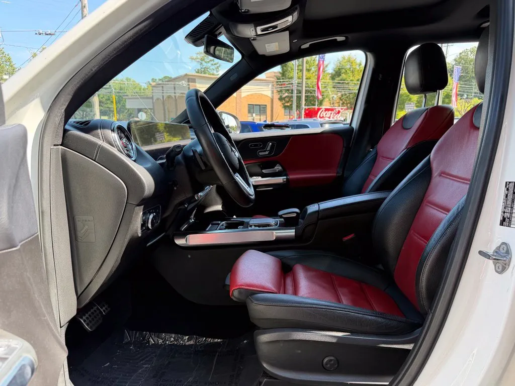 Mercedes-Benz GLB photo 28