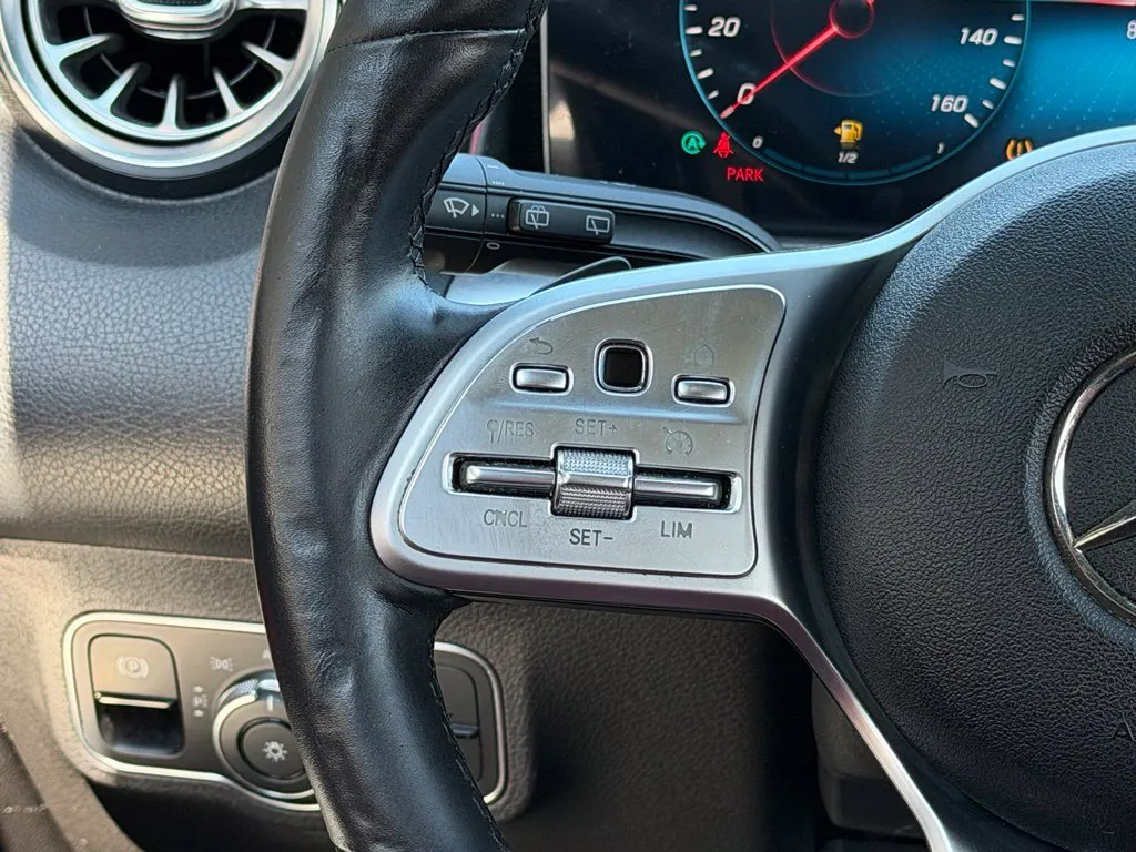 Mercedes-Benz GLB photo 48