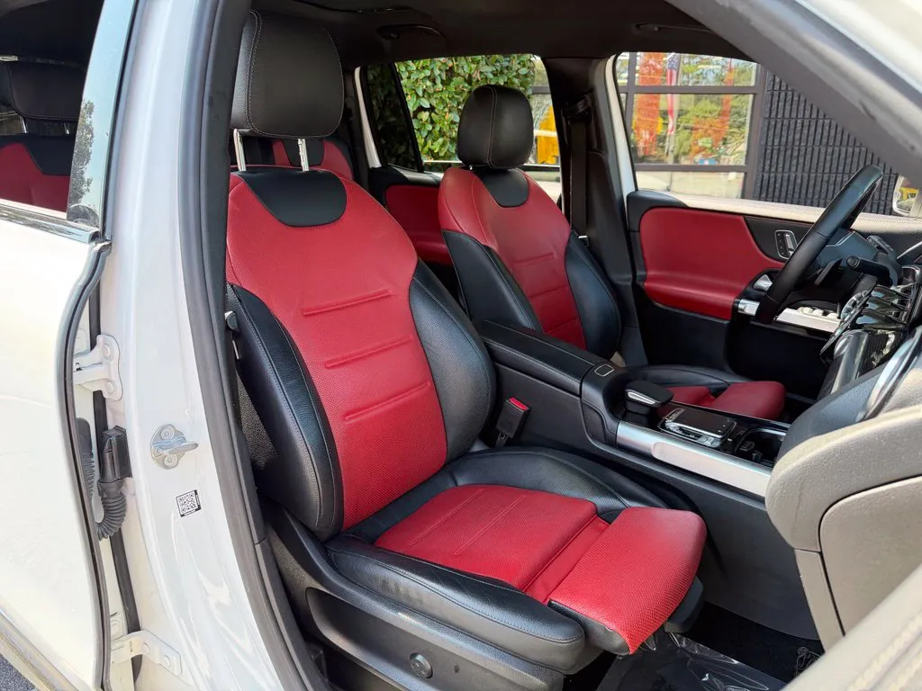Mercedes-Benz GLB photo 38