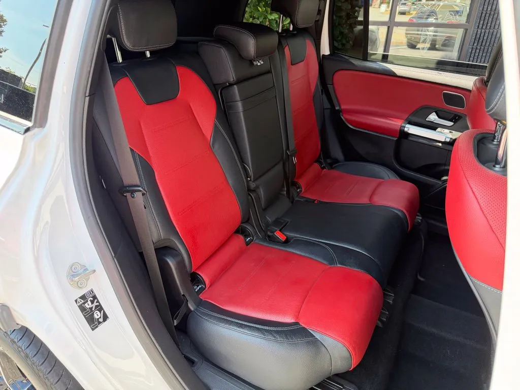Mercedes-Benz GLB photo 43