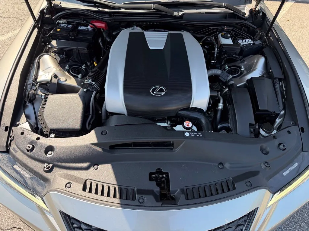 Lexus IS photo 6