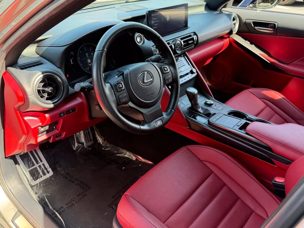 Lexus IS photo 24
