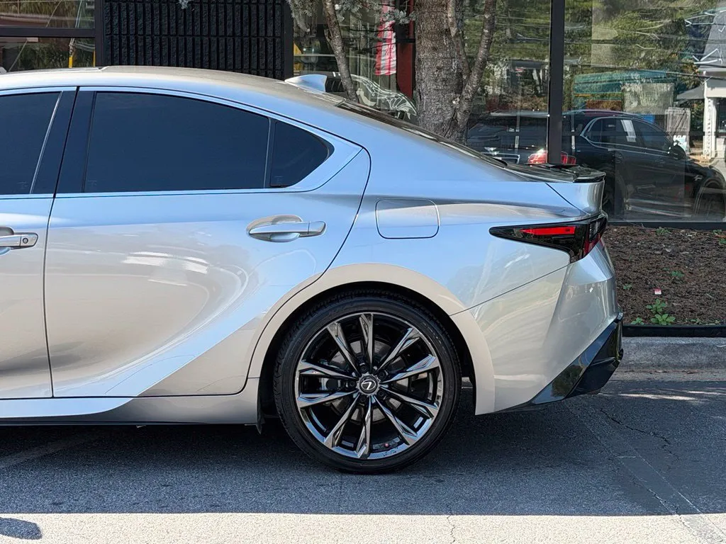 Lexus IS photo 11