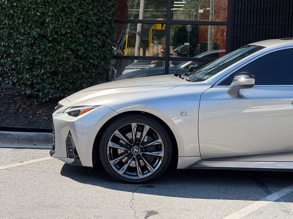 Lexus IS photo 10