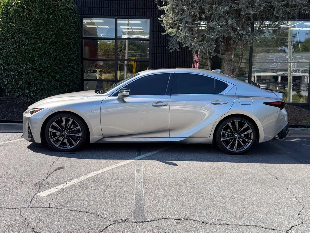Lexus IS photo 9