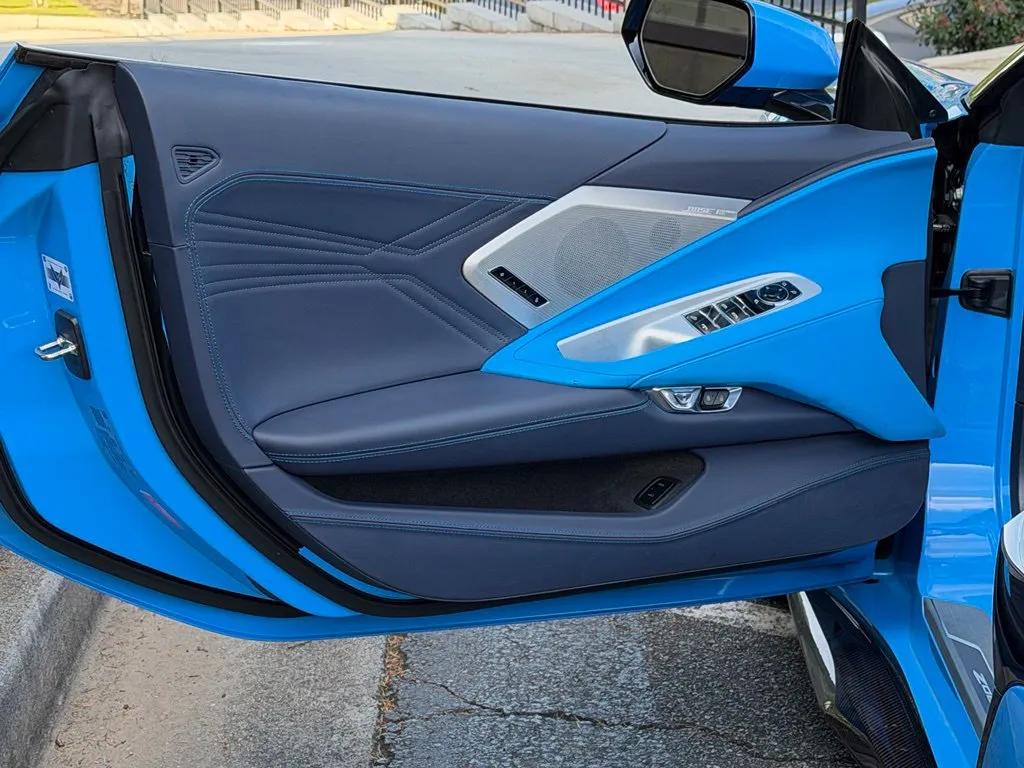Chevrolet Corvette photo 29