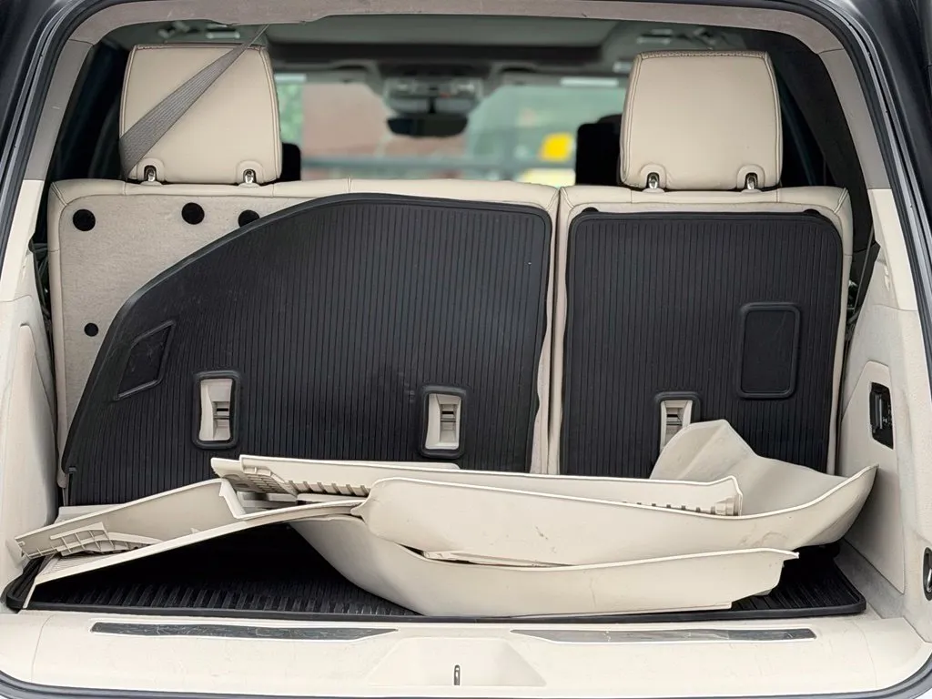 Cadillac Escalade photo 18