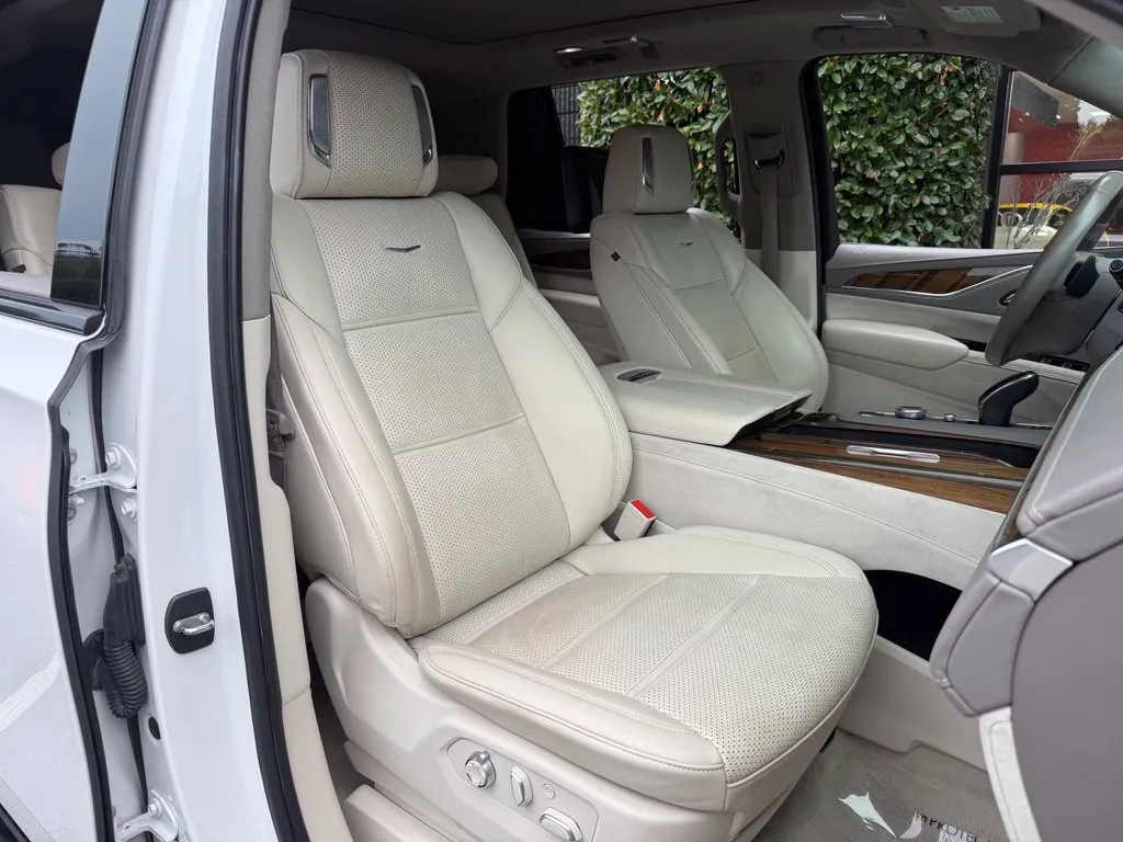 Cadillac Escalade photo 34