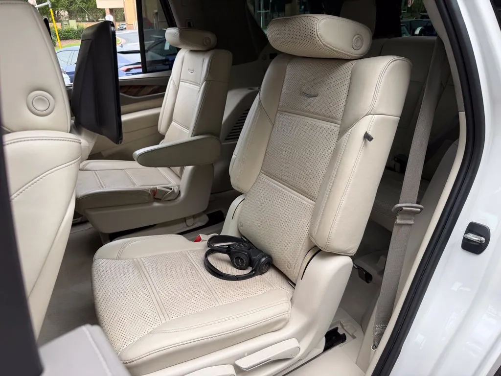 Cadillac Escalade photo 30
