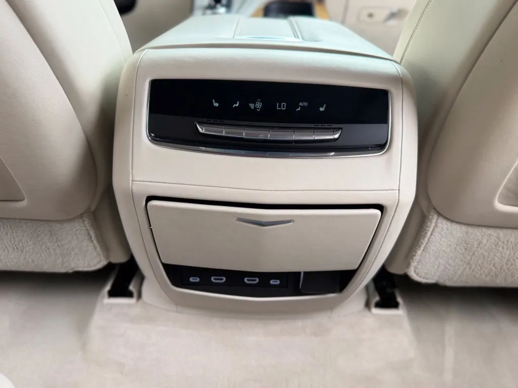 Cadillac Escalade photo 54