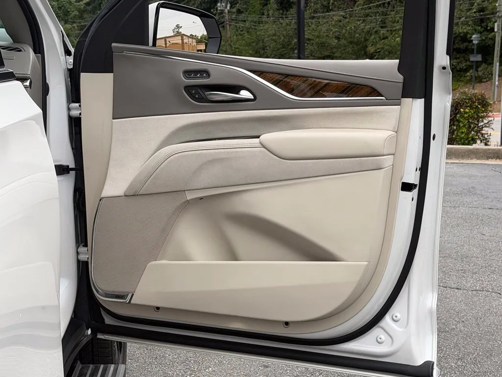 Cadillac Escalade photo 36