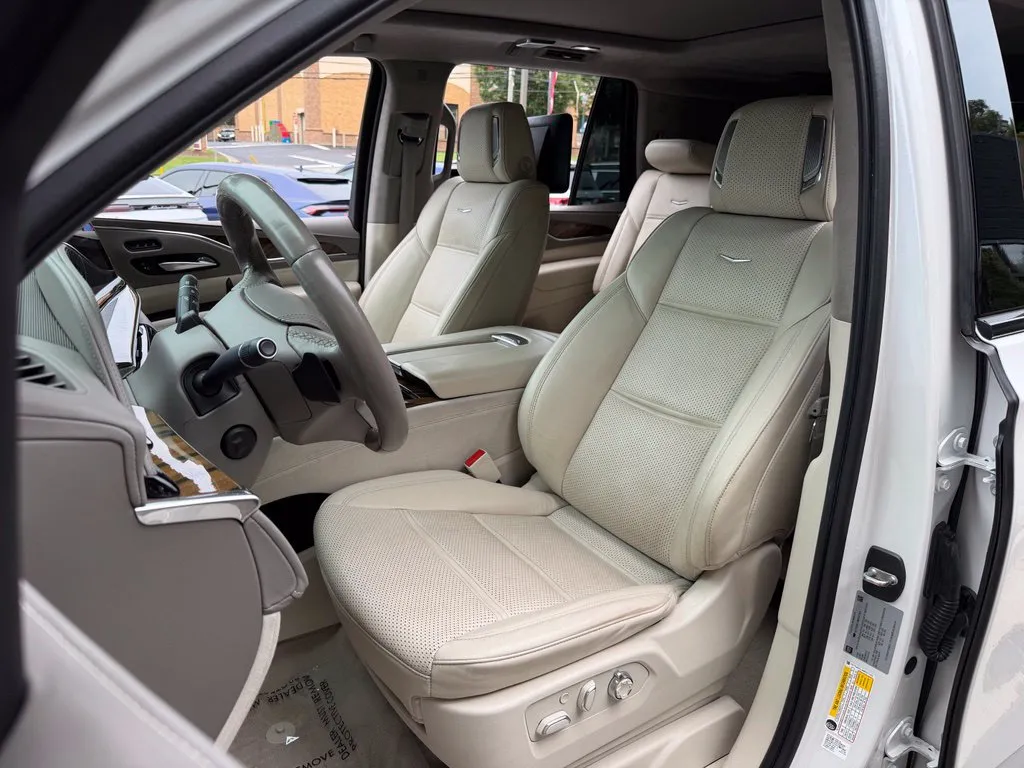 Cadillac Escalade photo 26