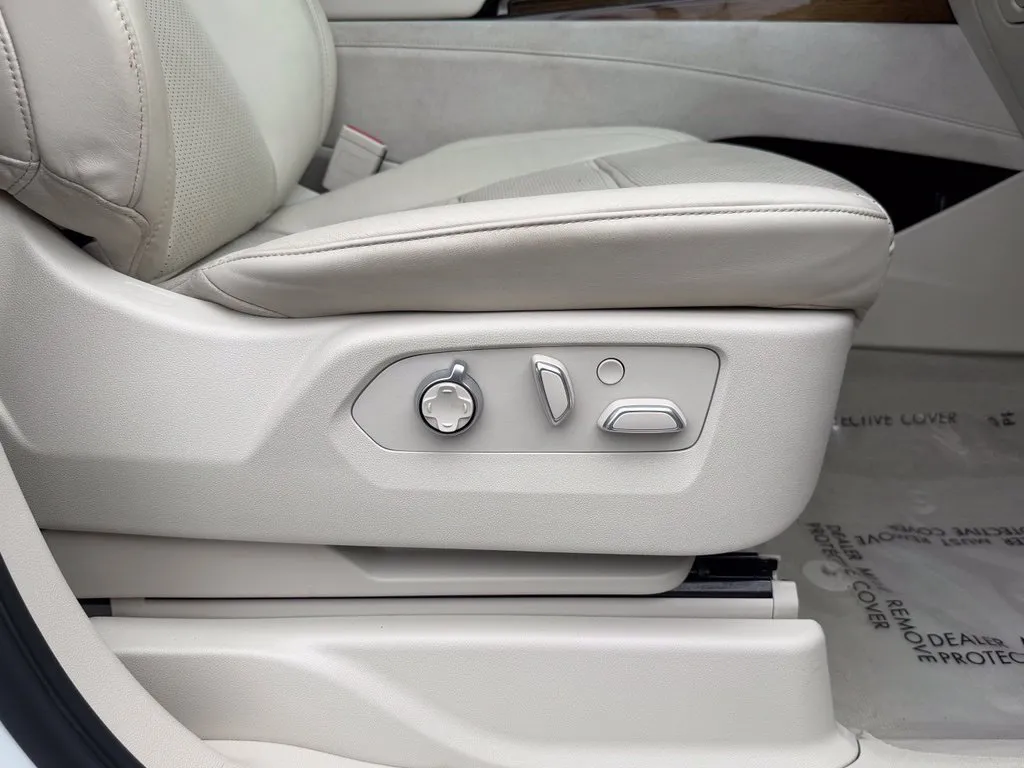 Cadillac Escalade photo 35