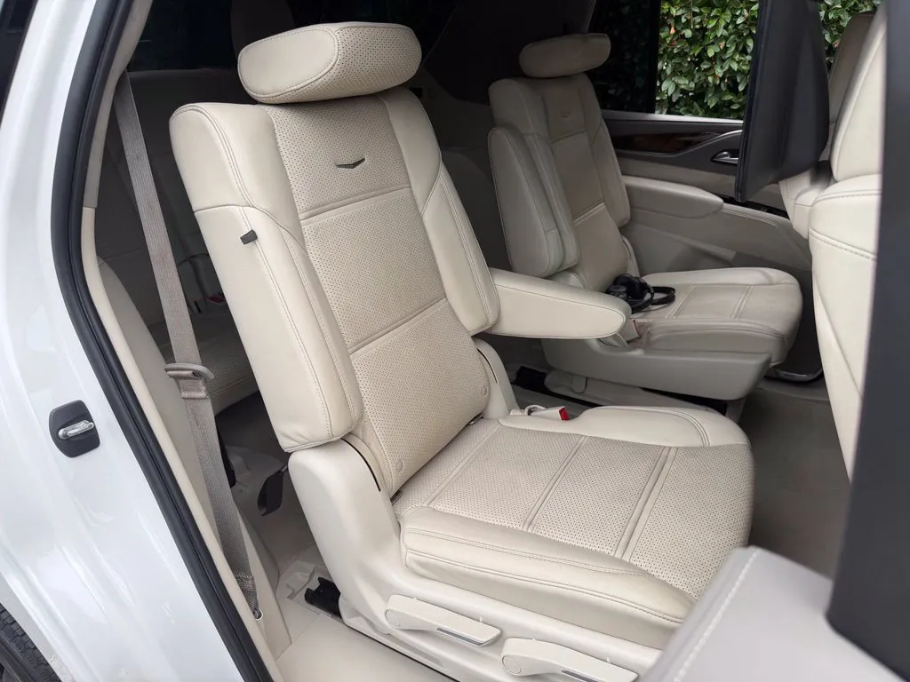 Cadillac Escalade photo 39