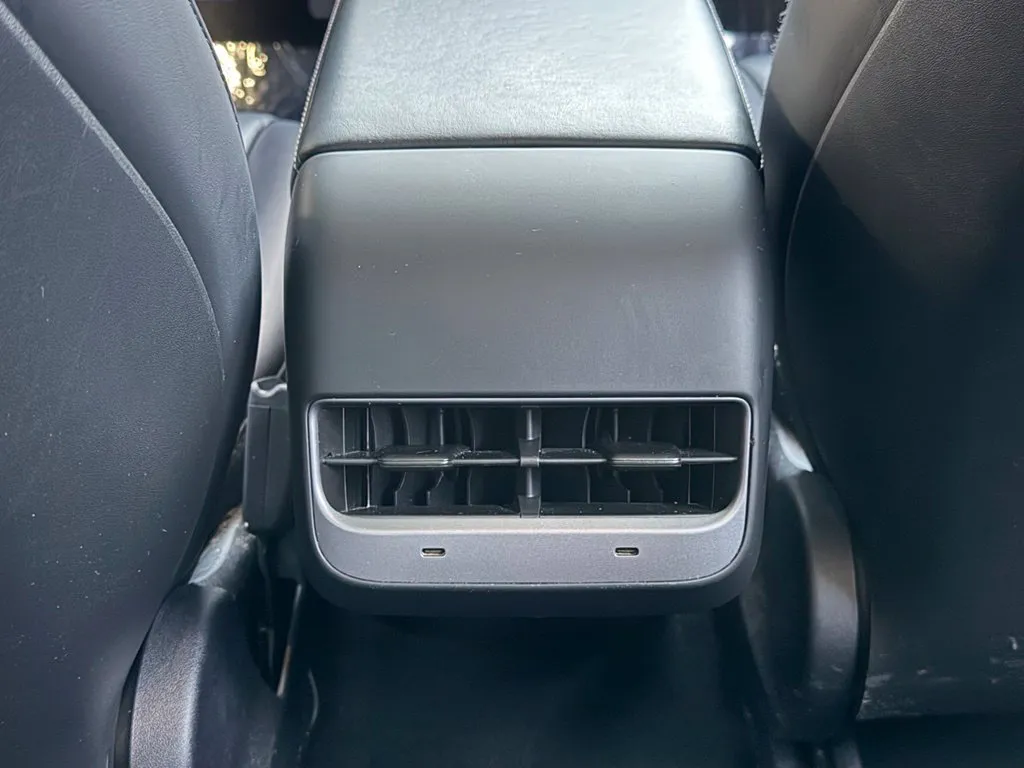 Tesla Model 3 photo 48