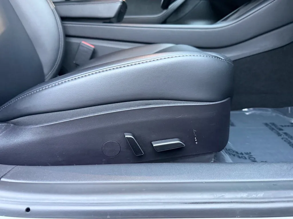 Tesla Model 3 photo 34
