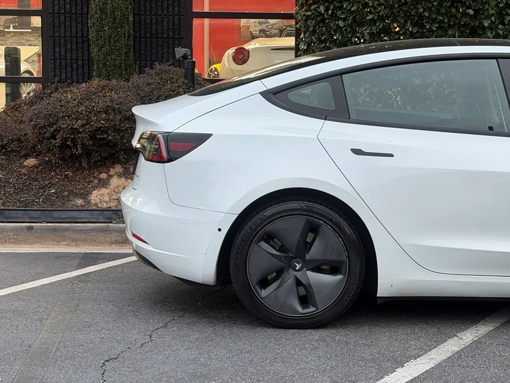 Tesla Model 3 photo 21