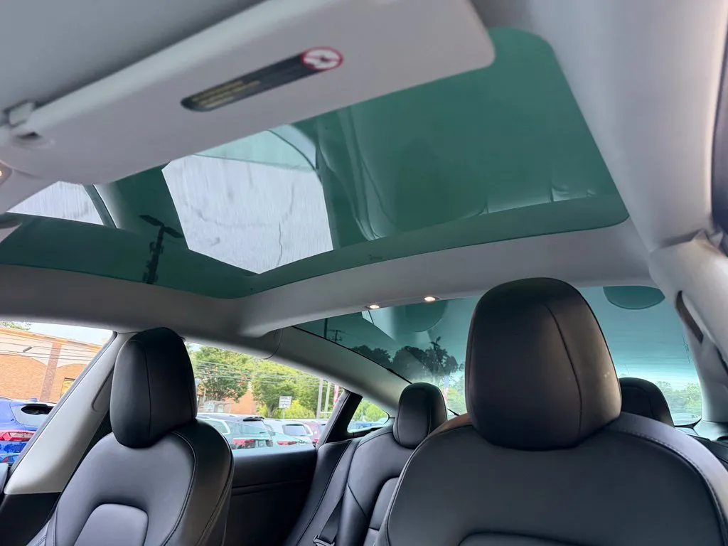 Tesla Model 3 photo 49