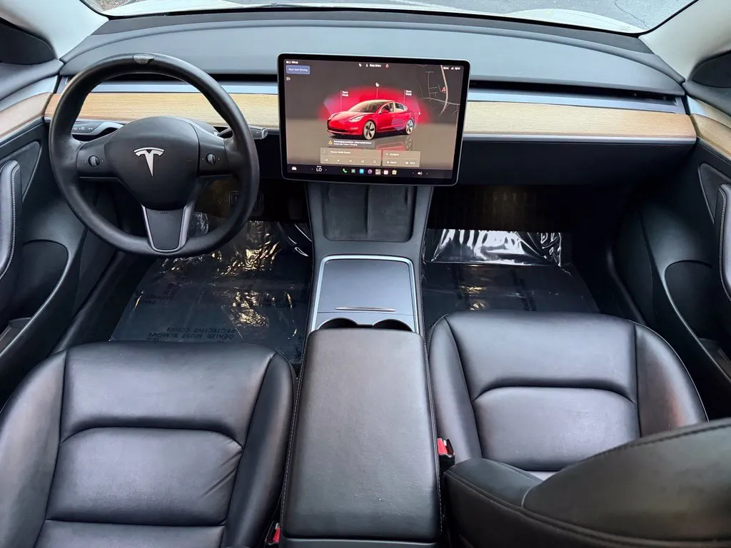 Tesla Model 3 photo 39