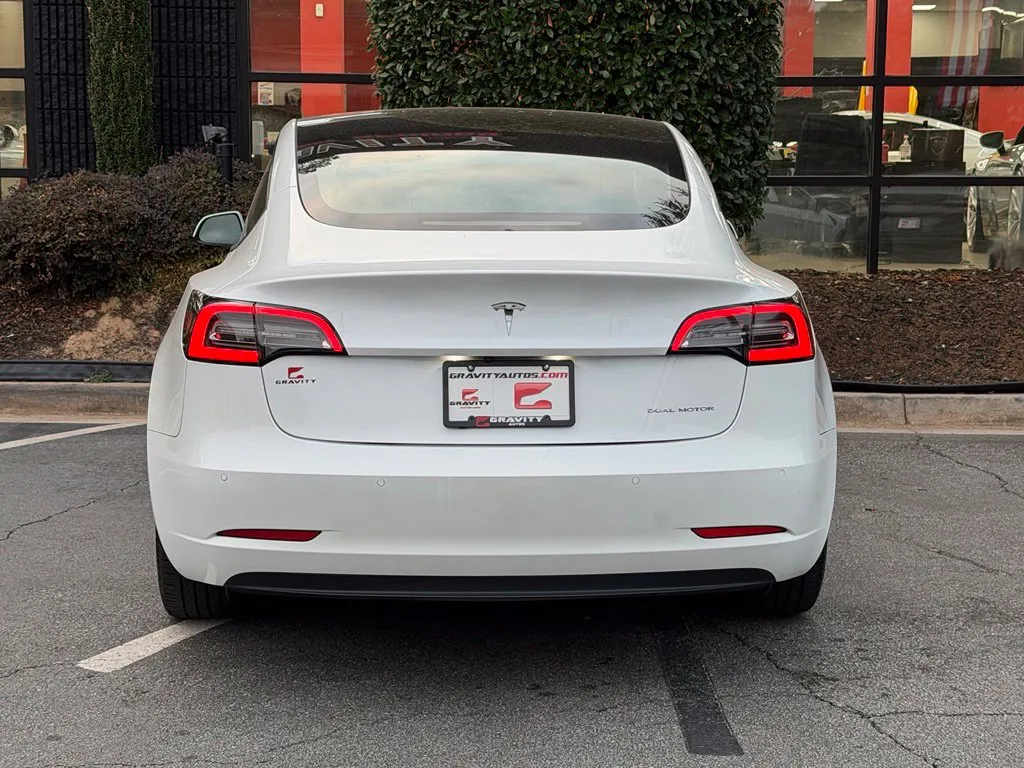 Tesla Model 3 photo 14