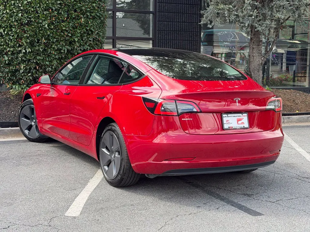 Tesla Model 3 photo 19
