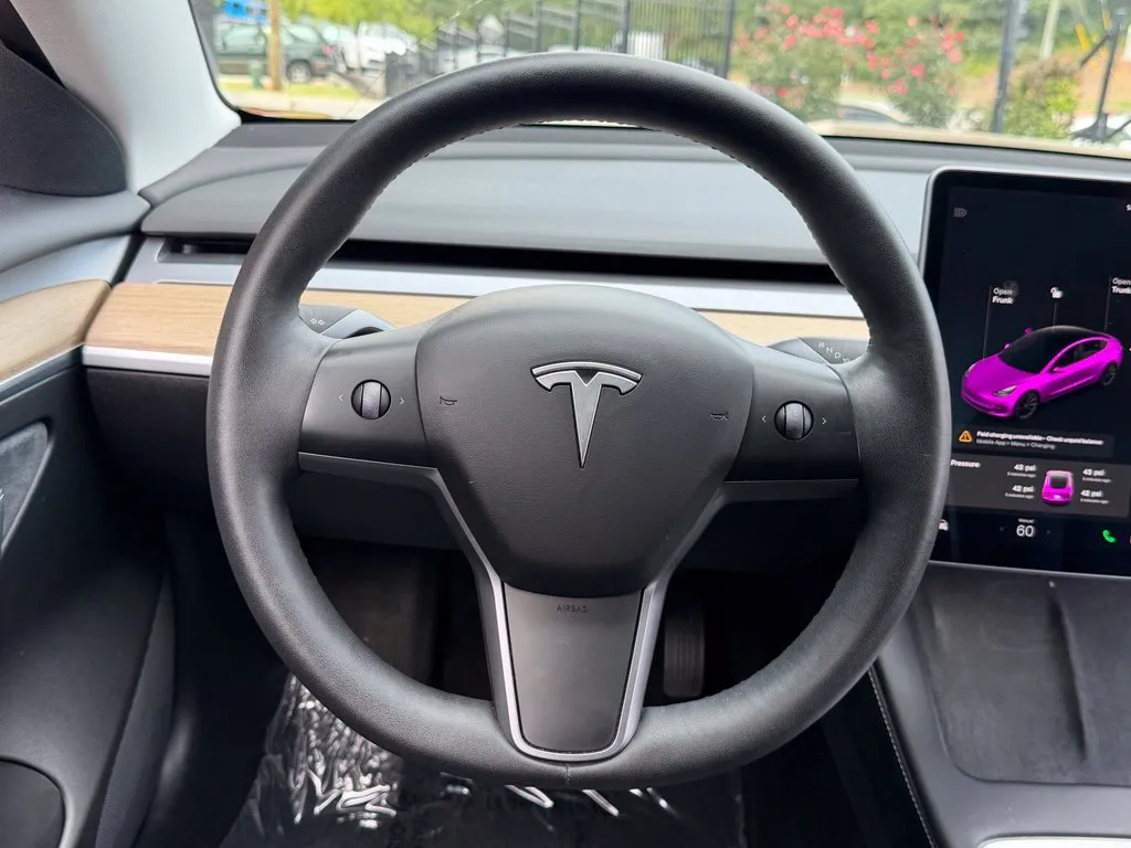 Tesla Model 3 photo 43