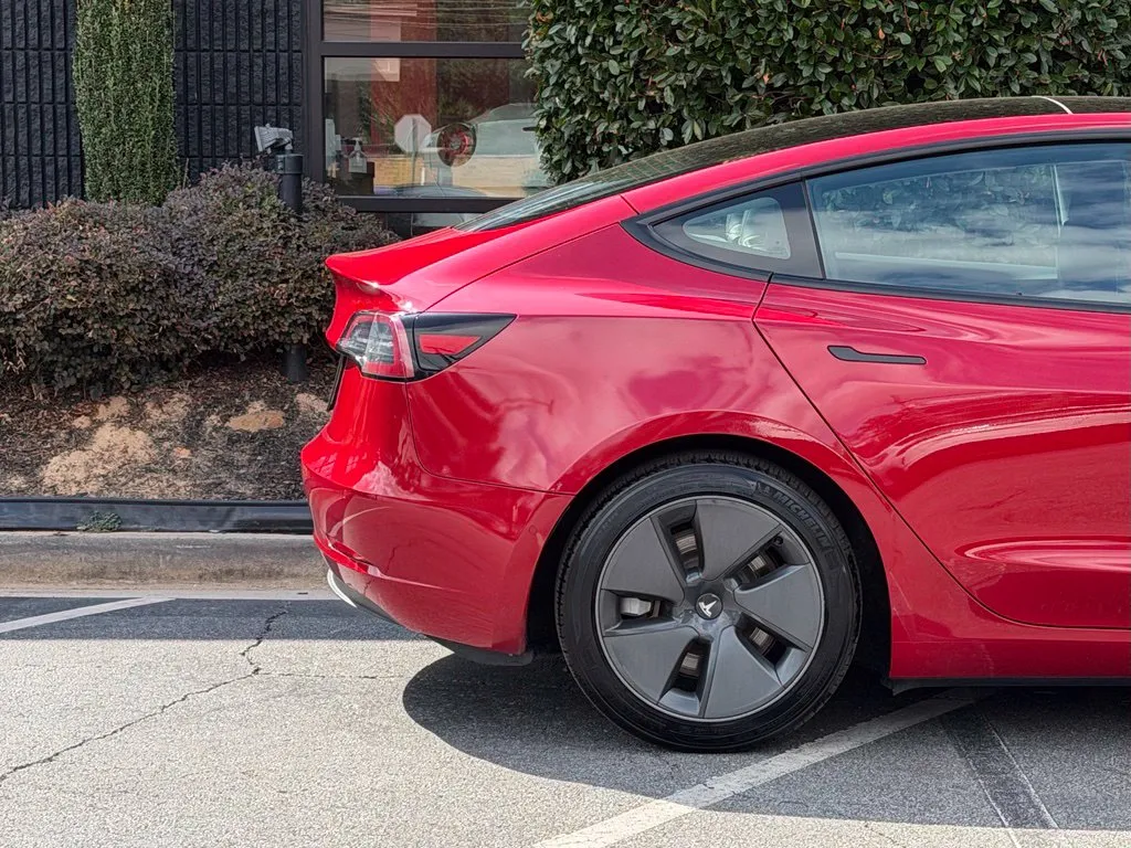Tesla Model 3 photo 22