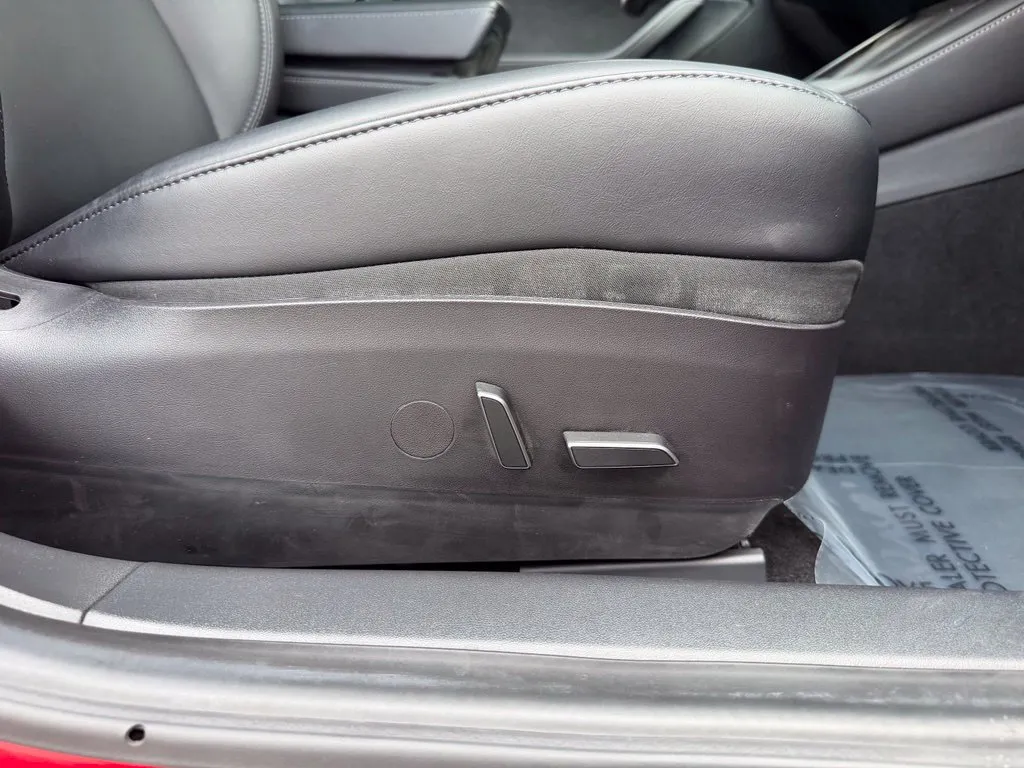 Tesla Model 3 photo 35