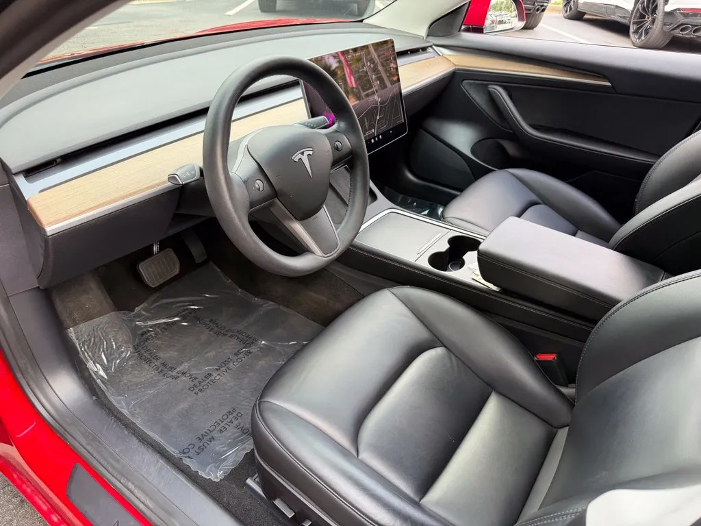 Tesla Model 3 photo 24