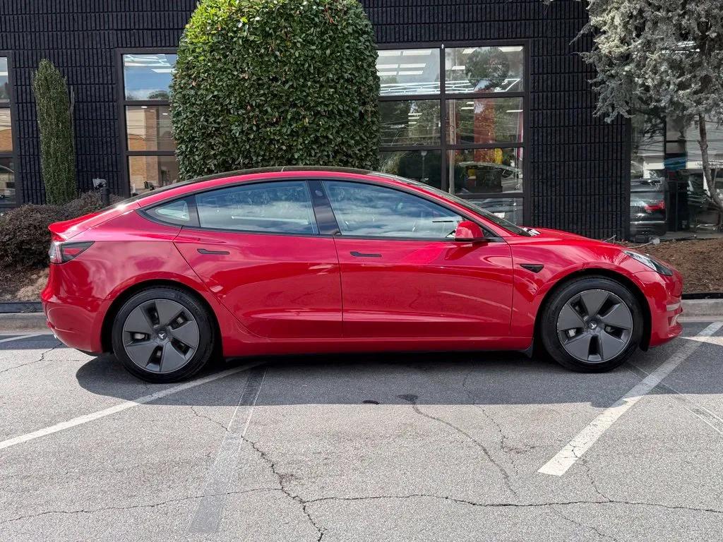Tesla Model 3 photo 21