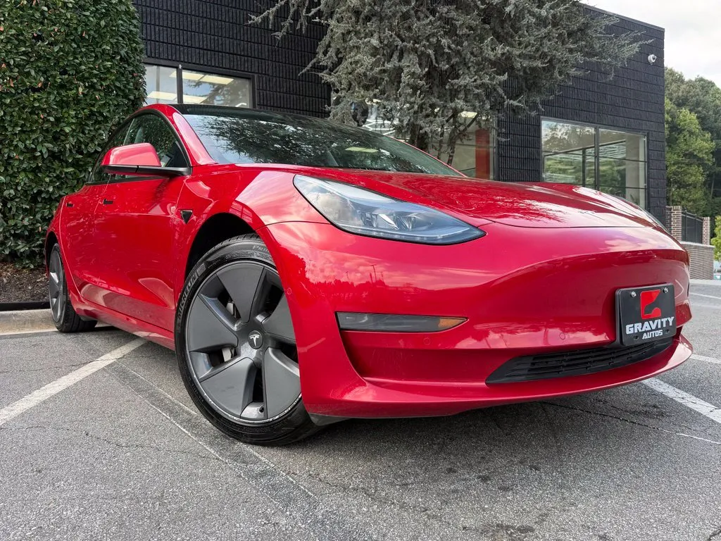 Tesla Model 3 photo 8