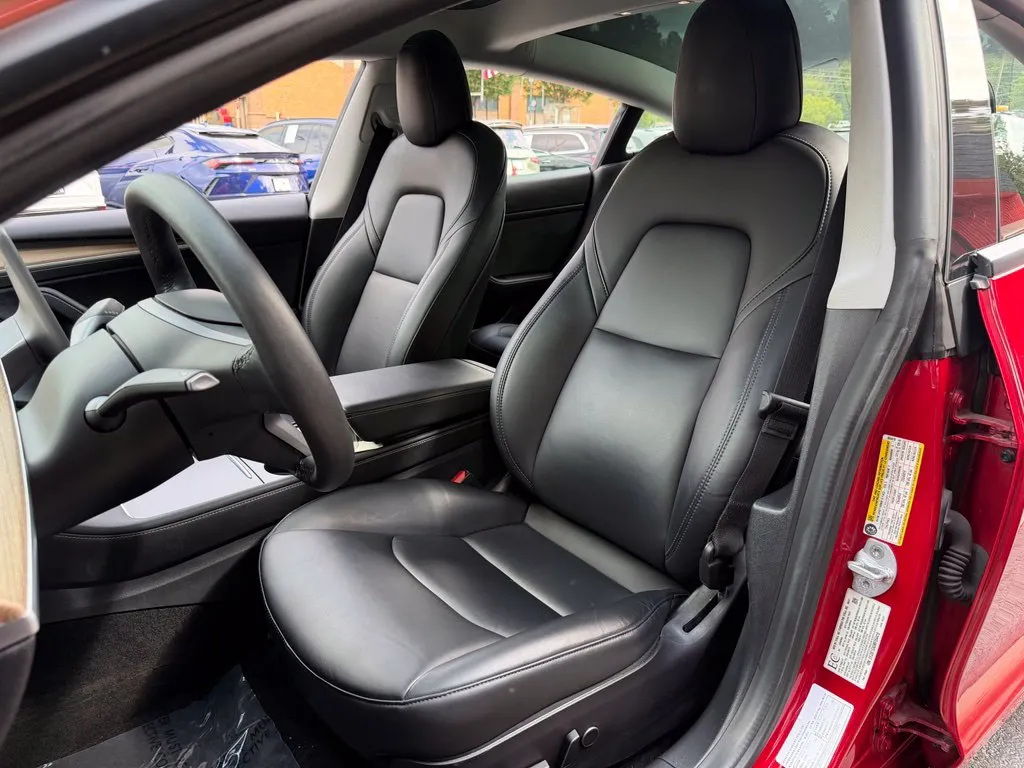 Tesla Model 3 photo 26