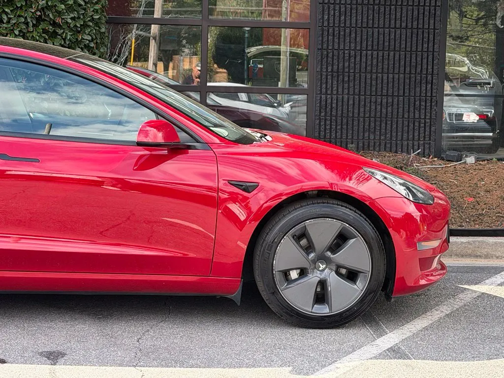 Tesla Model 3 photo 23