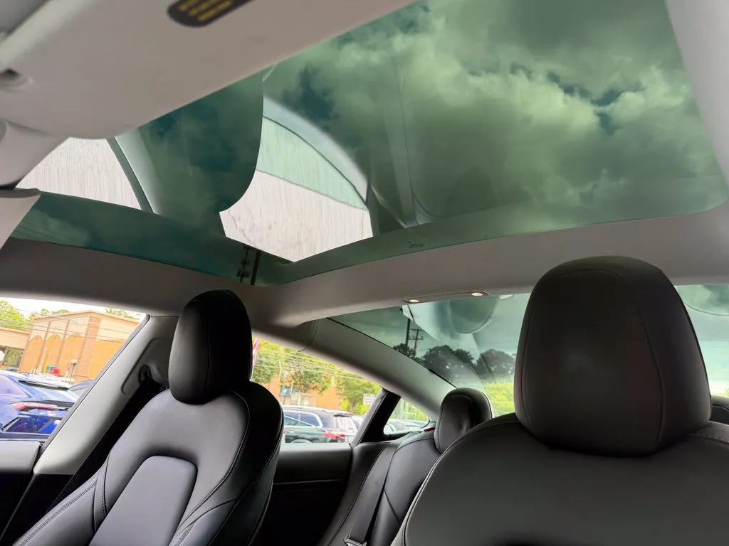 Tesla Model 3 photo 50