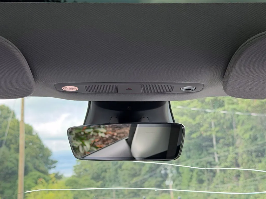 Tesla Model 3 photo 48