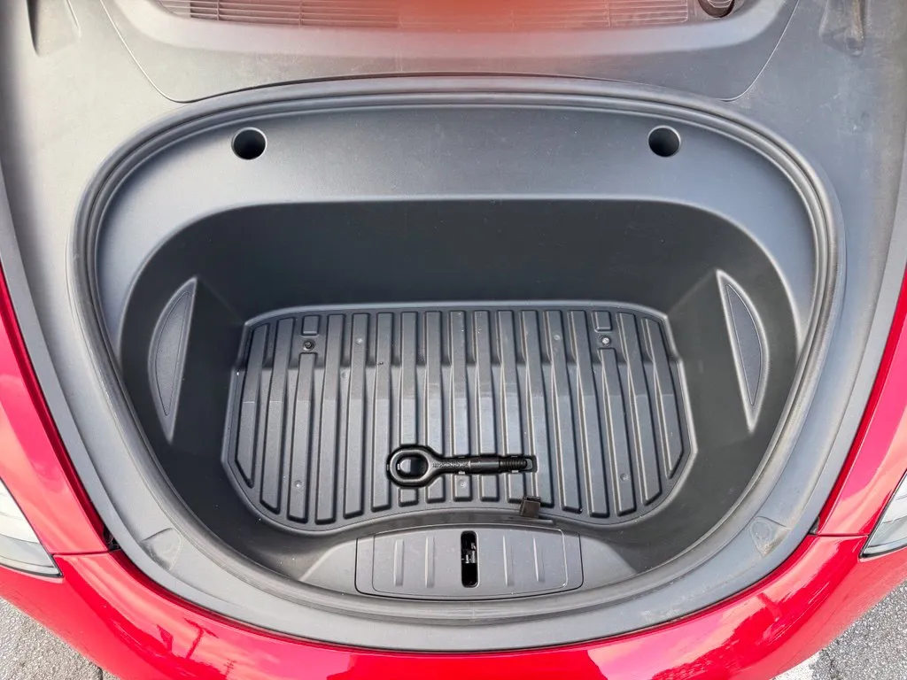 Tesla Model 3 photo 6