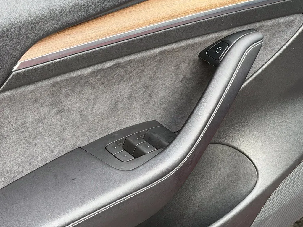 Tesla Model 3 photo 29