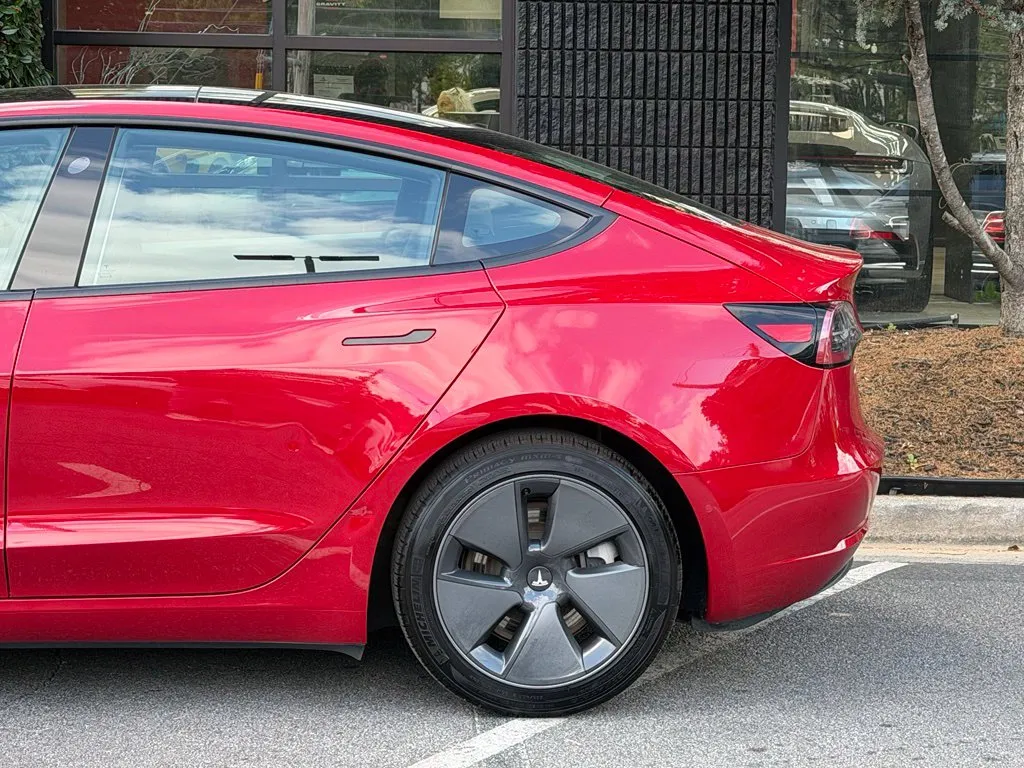 Tesla Model 3 photo 11